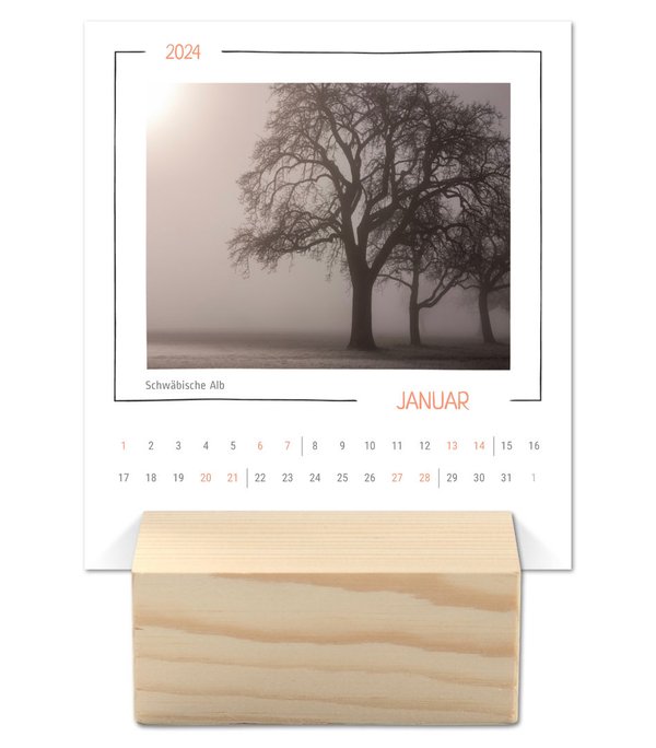 Kalender 2024 im Holzaufsteller